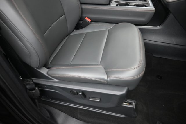 Certified 2025 Ford Expedition Active AWD/4WD image 33