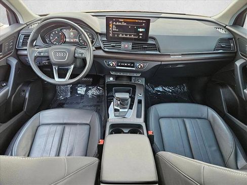 Used 2023 Audi Q5 2.0T Premium w/ Convenience Package image 16