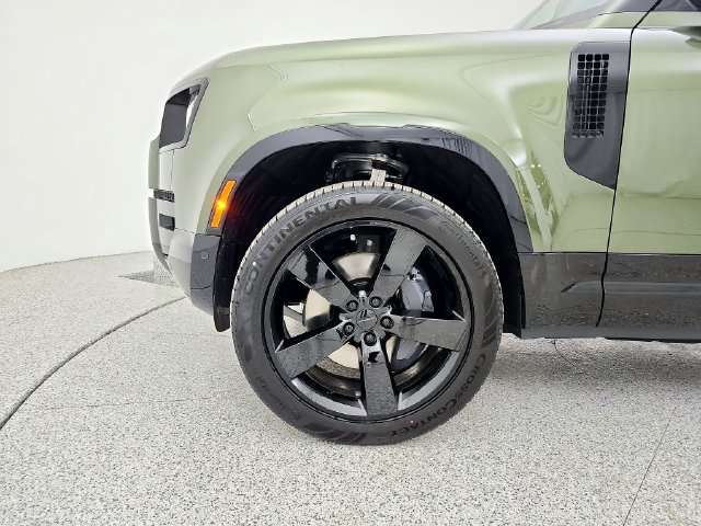 New 2026 Land Rover Defender 110 X-Dynamic SE AWD/4WD image 29