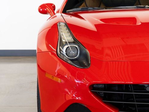 Used 2017 Ferrari California T image 26