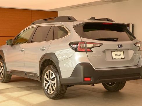 Used 2023 Subaru Outback Premium AWD/4WD image 8