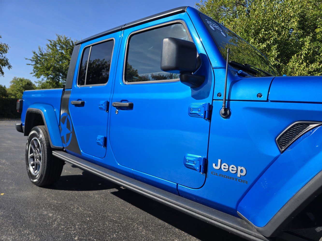 Used 2020 Jeep Gladiator Overland AWD/4WD image 40