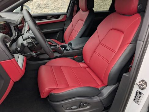 New 2026 Porsche Cayenne Coupe image 5