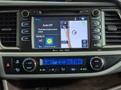 Used 2017 Toyota Highlander XLE FWD image 15