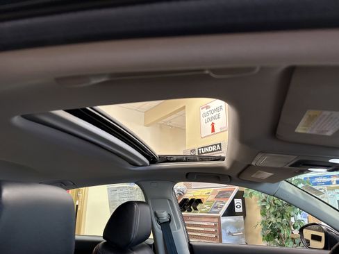 Used 2022 Honda Civic Touring image 19