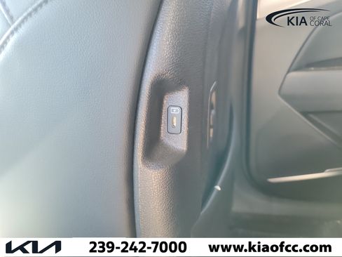 Certified 2023 Kia Sportage EX AWD/4WD image 16