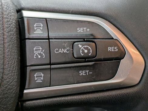 Used 2024 Jeep Compass Limited image 17