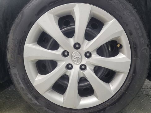 Used 2024 Toyota Corolla LE image 31