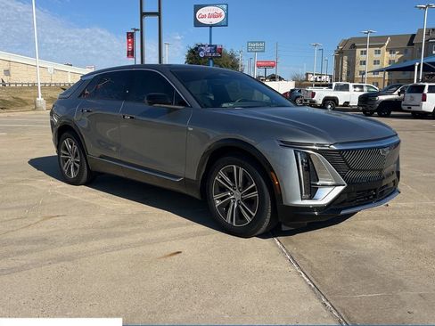 Used 2024 Cadillac Lyriq Luxury image 1