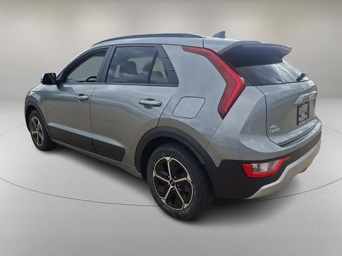 Used 2023 Kia Niro EX image 7