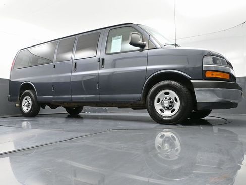 Used 2017 Chevrolet Express 3500 LT w/ LT Preferred Equipment Group image 45