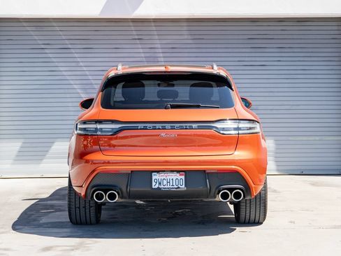 Certified 2025 Porsche Macan AWD/4WD image 6