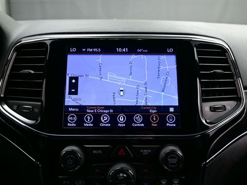 Used 2019 Jeep Grand Cherokee Limited AWD/4WD image 19
