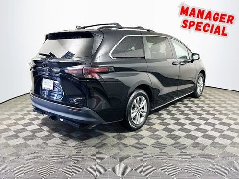 Used 2023 Toyota Sienna XLE Woodland Edition AWD/4WD image 8
