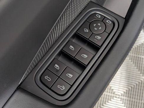 New 2025 Porsche Macan 4S Electric image 26