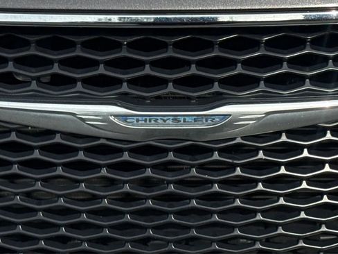 Used 2015 Chrysler 300 Limited RWD image 48