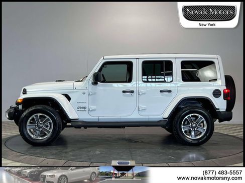 Used 2022 Jeep Wrangler Unlimited Sahara w/ LED Lighting Group AWD/4WD image 5
