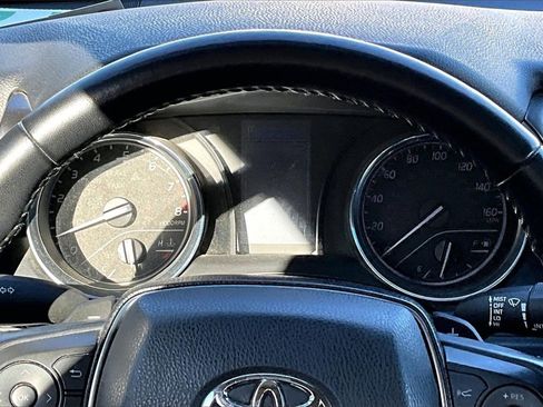 Used 2019 Toyota Camry L image 13