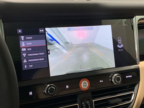 New 2026 Porsche Macan image 22