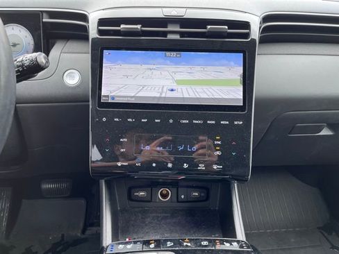Used 2022 Hyundai Tucson Limited image 7