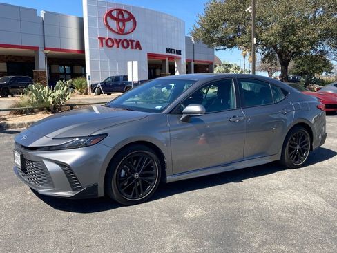 Used 2025 Toyota Camry SE w/ Multimedia Upgrade Package image 1