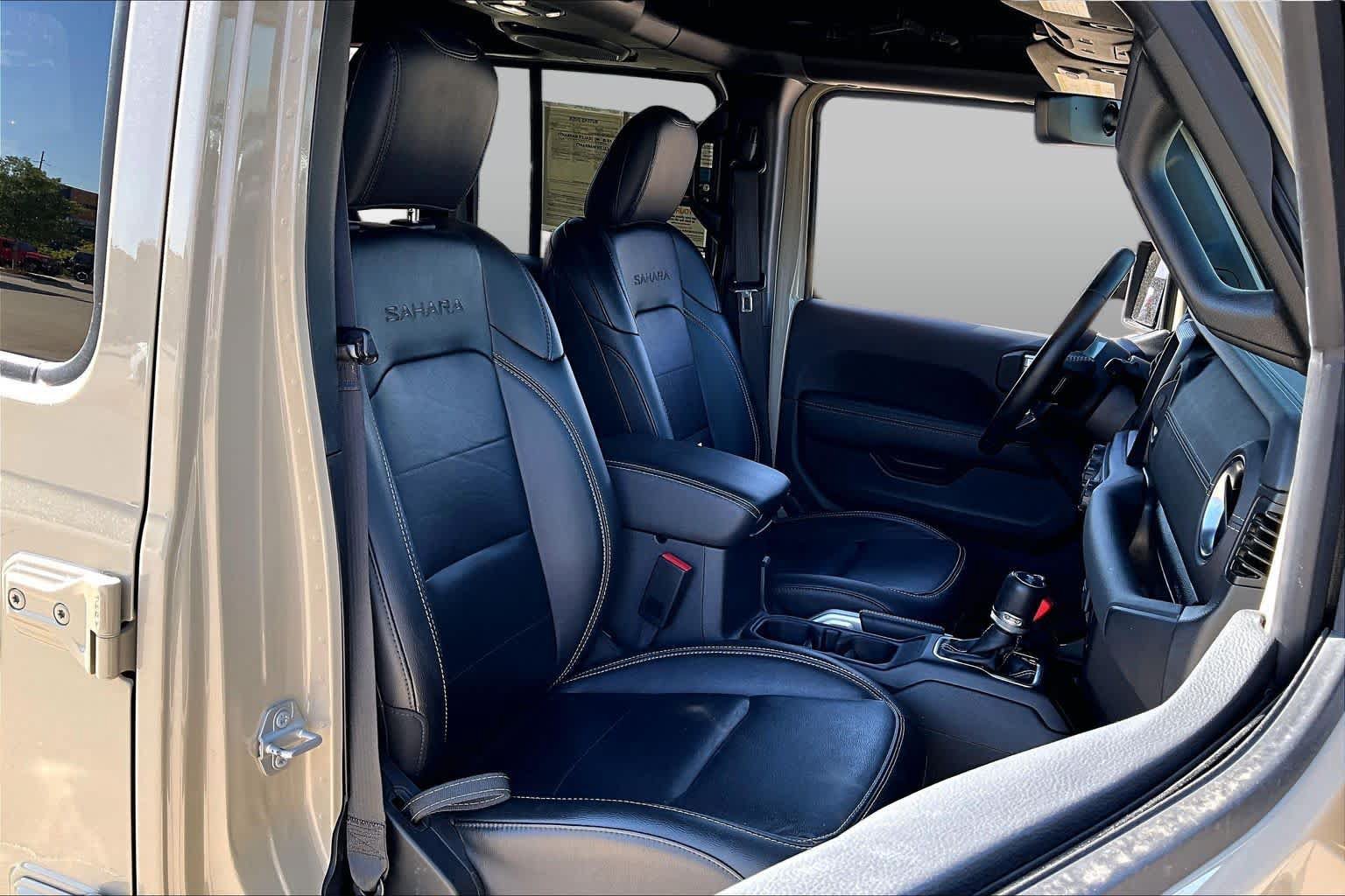 Used 2022 Jeep Wrangler Unlimited Sahara w/ Cold Weather Group AWD/4WD image 9
