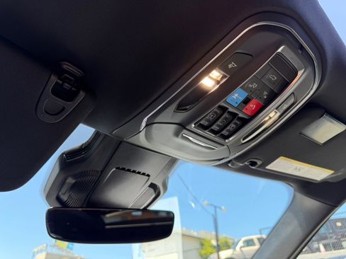 Used 2025 Jeep Wagoneer S Limited AWD/4WD image 23