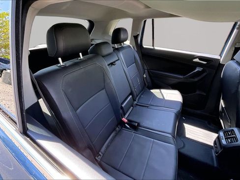 Used 2019 Volkswagen Tiguan SE image 17