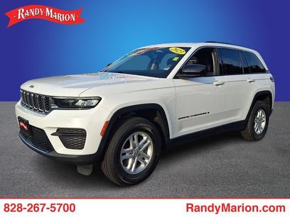 Used 2023 Jeep Grand Cherokee Laredo w/ Luxury Tech Group I