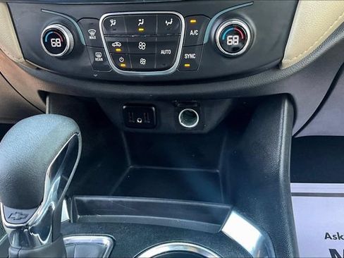 Used 2023 Chevrolet Traverse LS w/ Safety Package FWD image 17