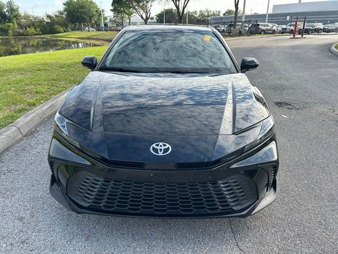 Used 2025 Toyota Camry SE w/ Multimedia Upgrade Package FWD image 9