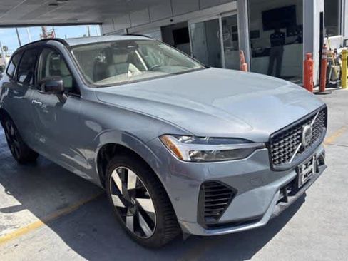 Used 2024 Volvo XC60 T8 Plus AWD/4WD image 9