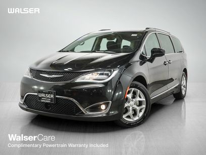 Used 2017 Chrysler Pacifica Touring-L Plus w/ Advanced Safetytec Group