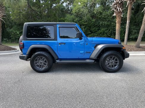 Used 2024 Jeep Wrangler Sport AWD/4WD image 10