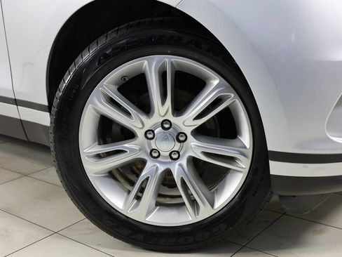 Used 2019 Land Rover Range Rover Velar S image 13