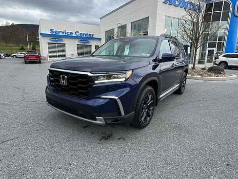 New 2025 Honda Pilot Touring image 8