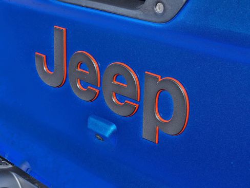 Used 2024 Jeep Gladiator Mojave image 10