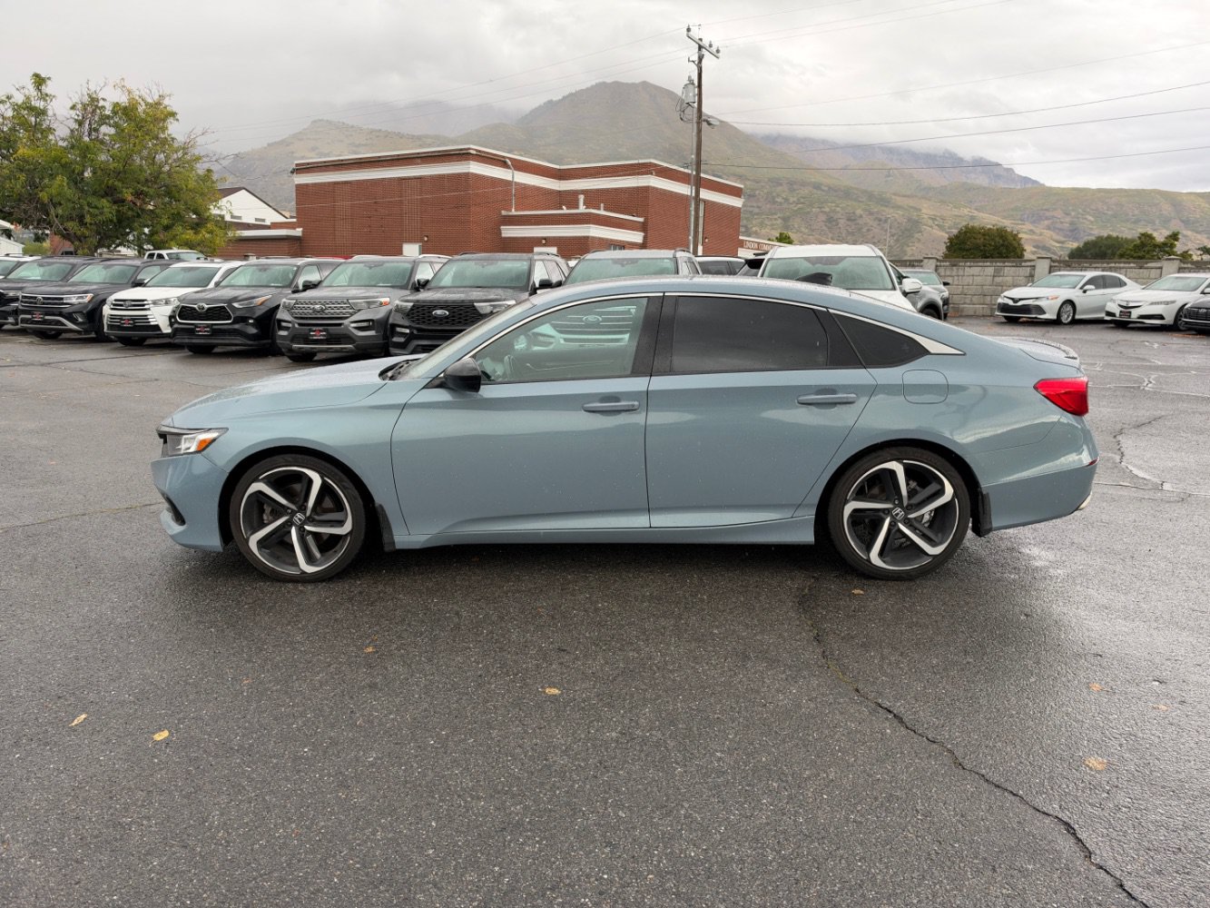 Used 2022 Honda Accord Sport image 2
