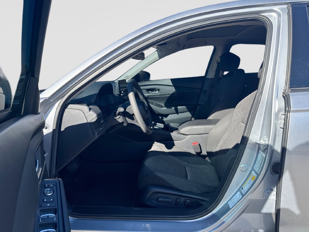 Used 2025 Honda Accord SE image 13