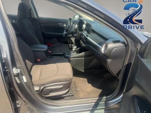 Used 2020 Kia Forte LXS FWD image 11