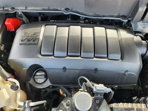 Used 2017 Chevrolet Traverse LT image 27