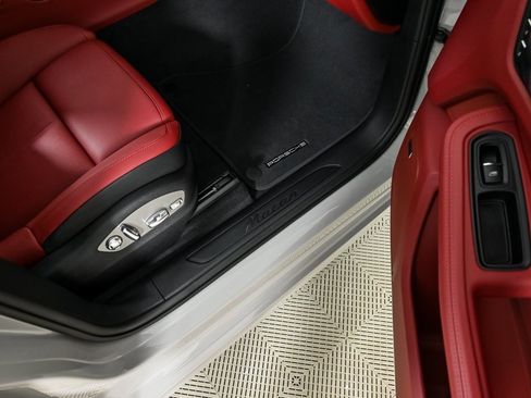 New 2026 Porsche Macan image 25