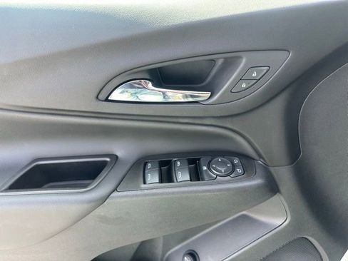 Certified 2022 Chevrolet Equinox LT AWD/4WD image 3