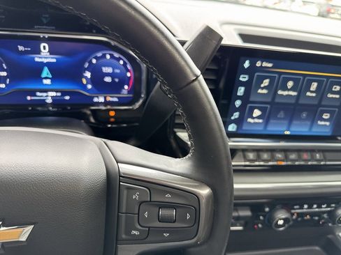 Used 2024 Chevrolet Silverado 2500 High Country image 9