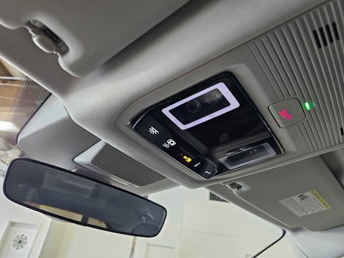 New 2025 Volkswagen Tiguan S image 31