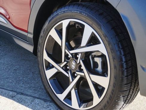 Used 2022 Hyundai Kona Limited image 9