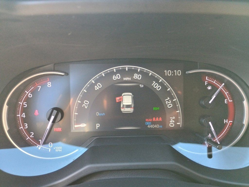 Used 2023 Toyota RAV4 XLE Premium FWD image 28