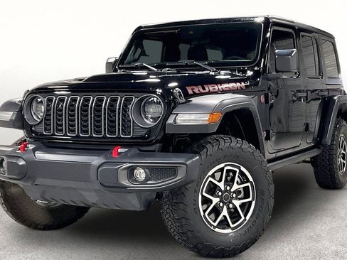 Used 2024 Jeep Wrangler Unlimited Rubicon w/ Convenience Group AWD/4WD image 14