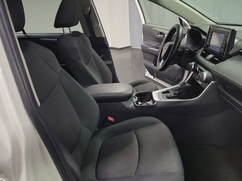 Used 2019 Toyota RAV4 XLE image 24