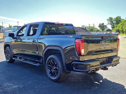 Certified 2023 GMC Sierra 1500 Elevation w/ LPO, Elevation Black Package AWD/4WD image 4
